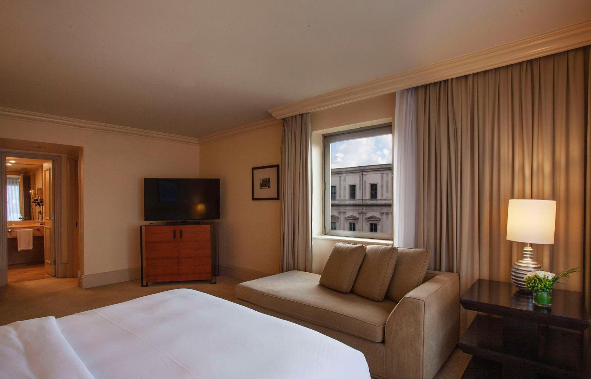 Grand Hyatt Otel 5*